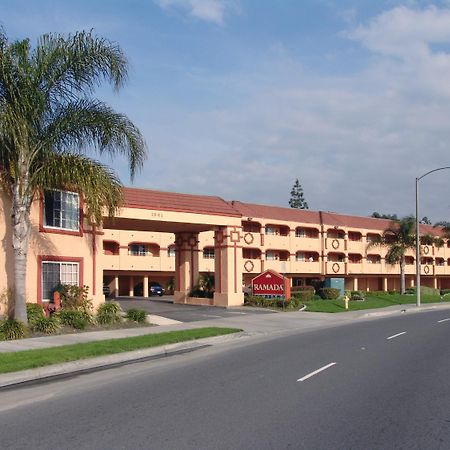 Ramada By Wyndham Ontario Hotel Exterior photo